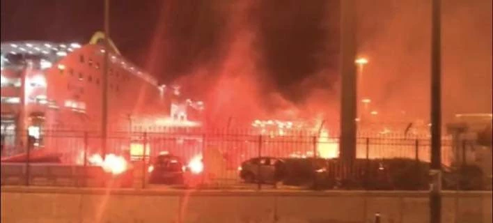 Βίντεο από την κόλαση επεισοδίων στο λιμάνι του Πειραιά